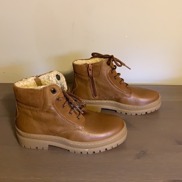 🆕 Zara Tan and Cream Sherpa Lined Booties - Girl’s Size 32 - Picture 5 of 9